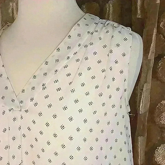 5/$25💮 ANN TAYLOR LOFT💮 sleeveless sheer blouse size SMALL - Picture 4 of 13